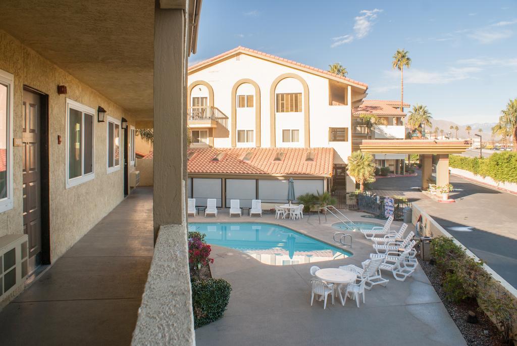 Red Lion Inn & Suites Cathedral City Palm Springs Dış mekan fotoğraf