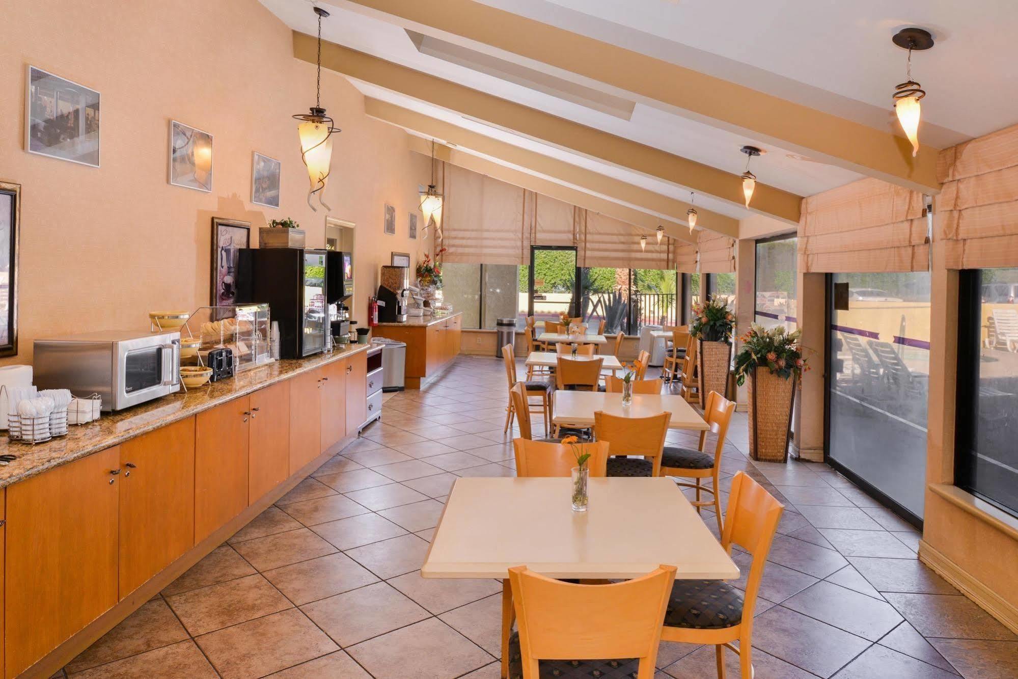 Red Lion Inn & Suites Cathedral City Palm Springs Dış mekan fotoğraf