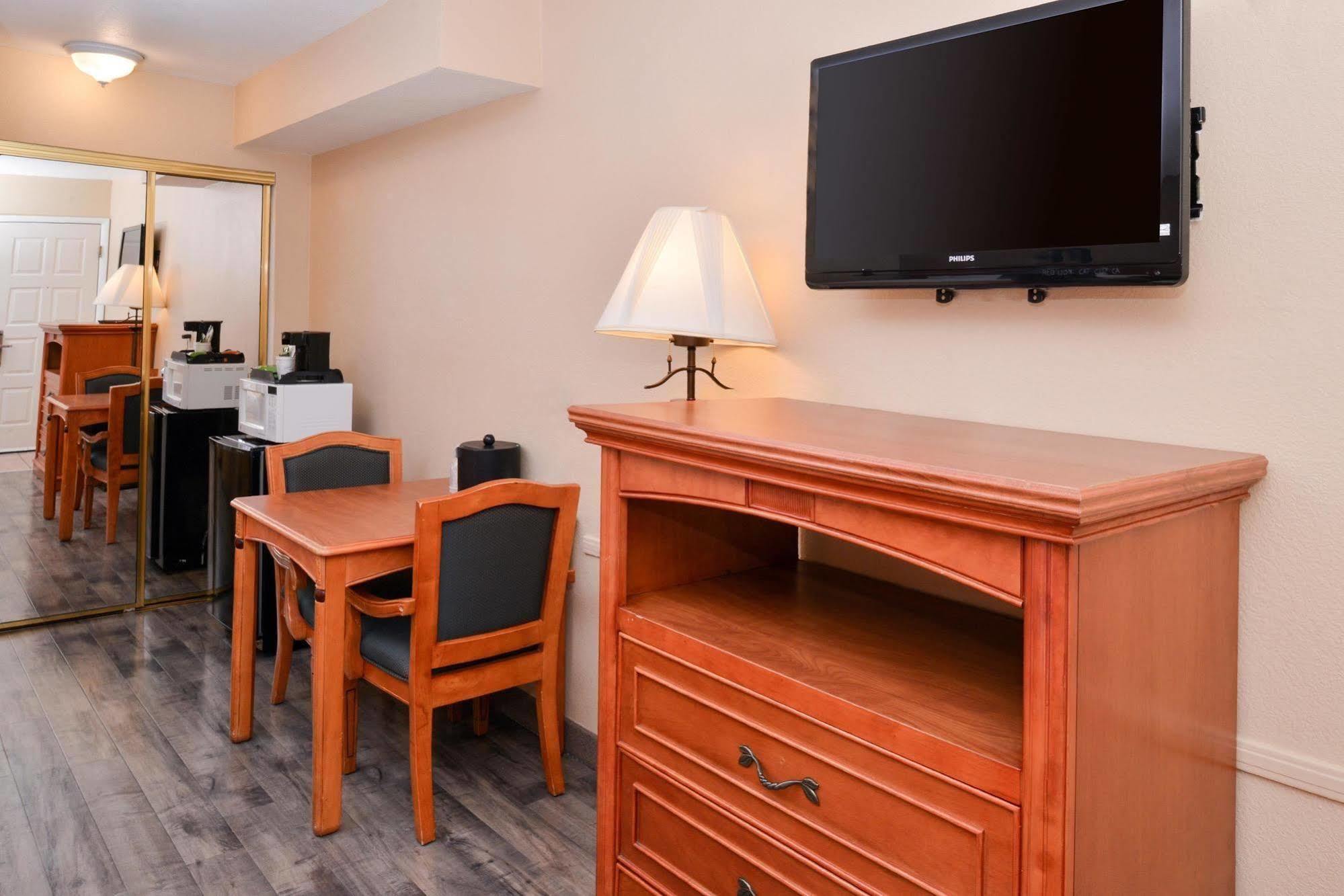 Red Lion Inn & Suites Cathedral City Palm Springs Dış mekan fotoğraf