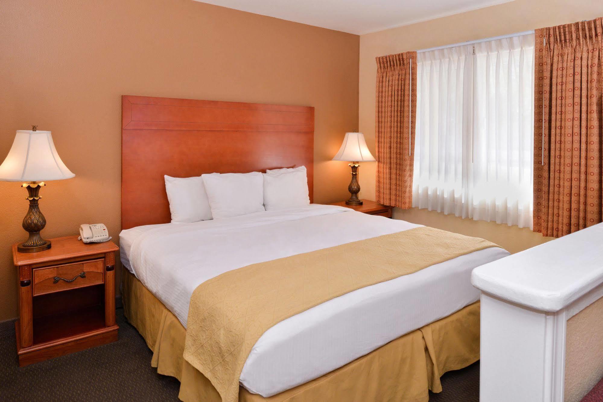 Red Lion Inn & Suites Cathedral City Palm Springs Dış mekan fotoğraf