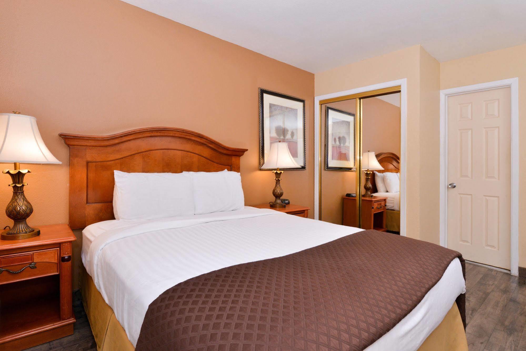 Red Lion Inn & Suites Cathedral City Palm Springs Dış mekan fotoğraf