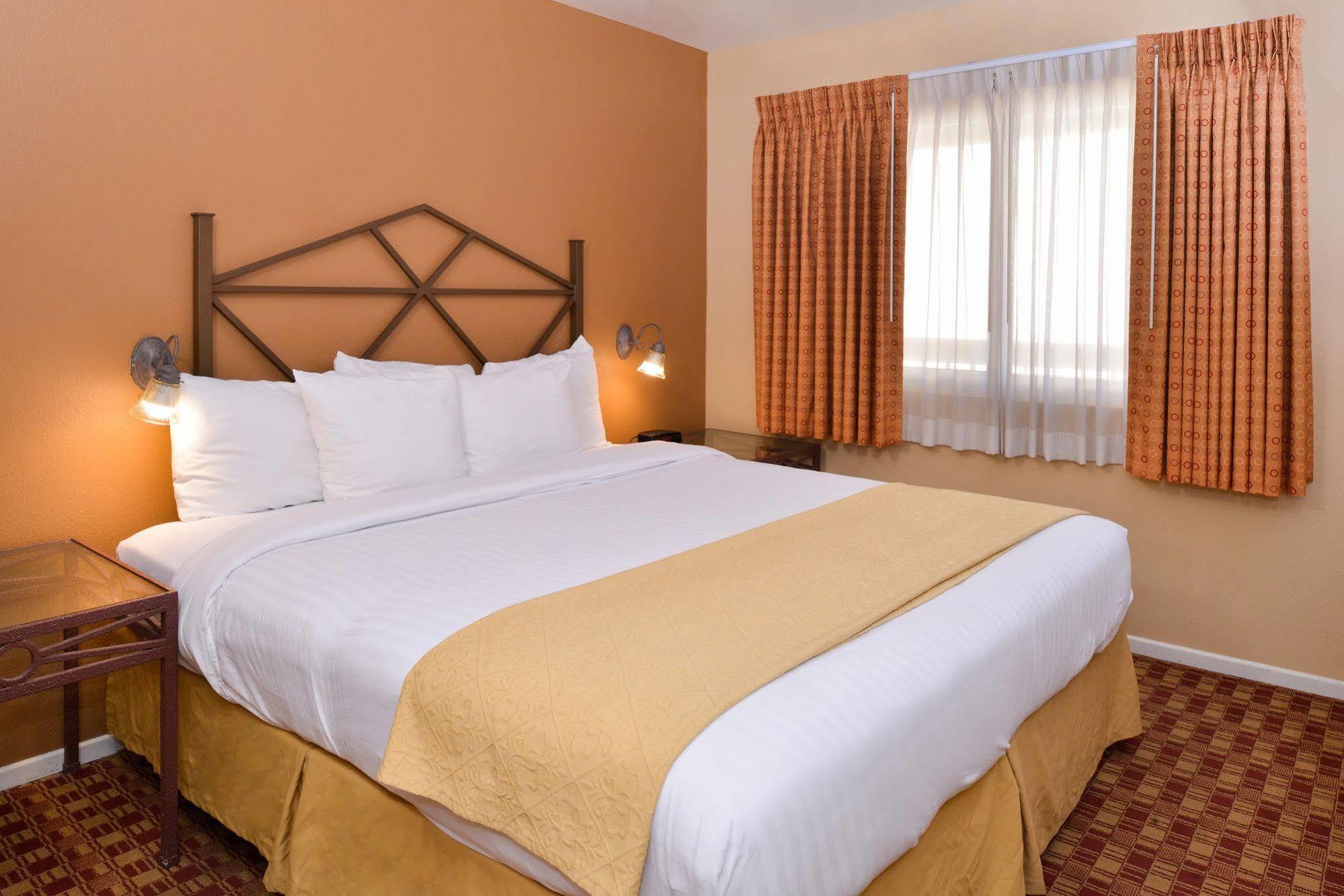 Red Lion Inn & Suites Cathedral City Palm Springs Dış mekan fotoğraf