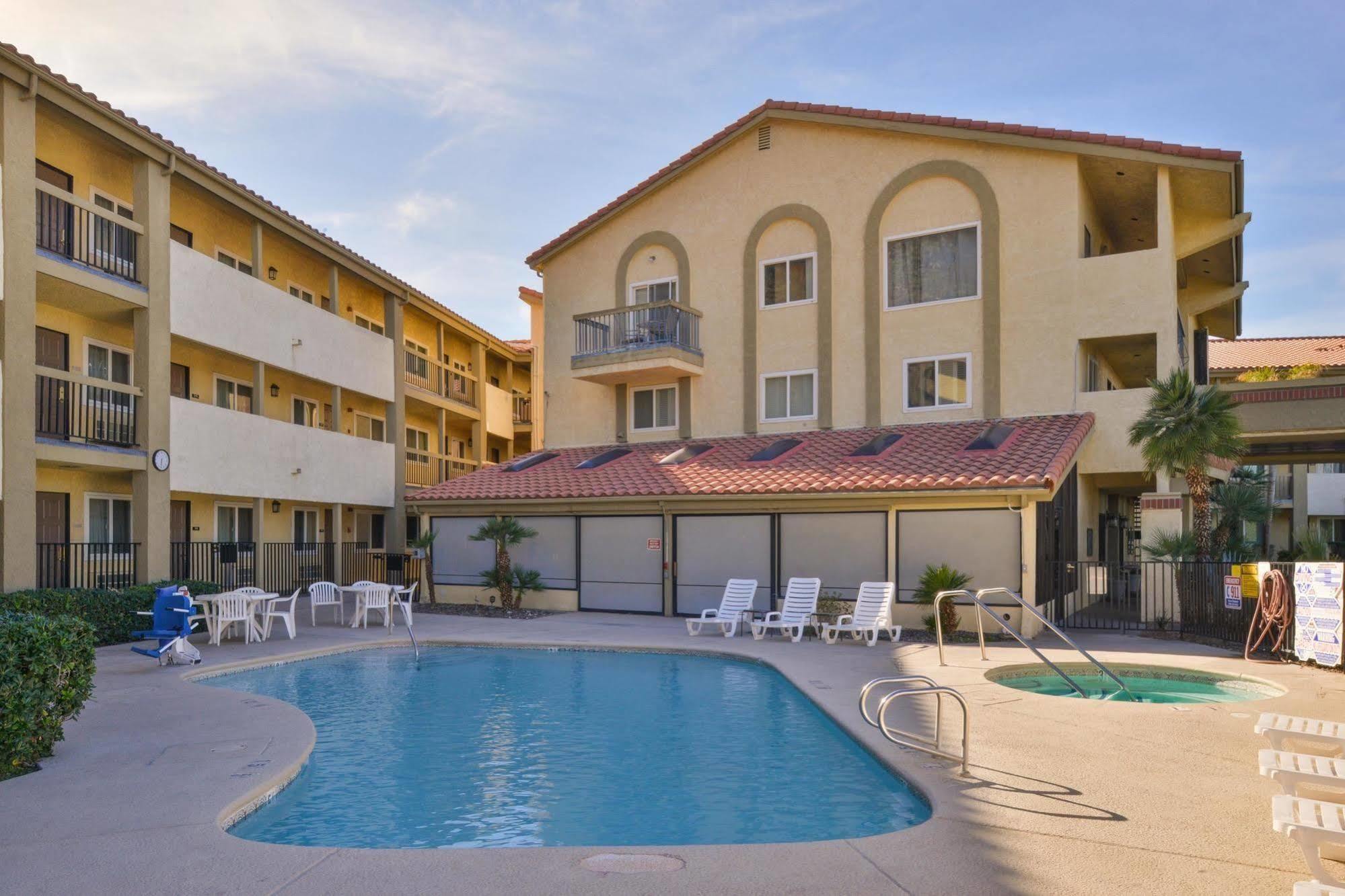 Red Lion Inn & Suites Cathedral City Palm Springs Dış mekan fotoğraf