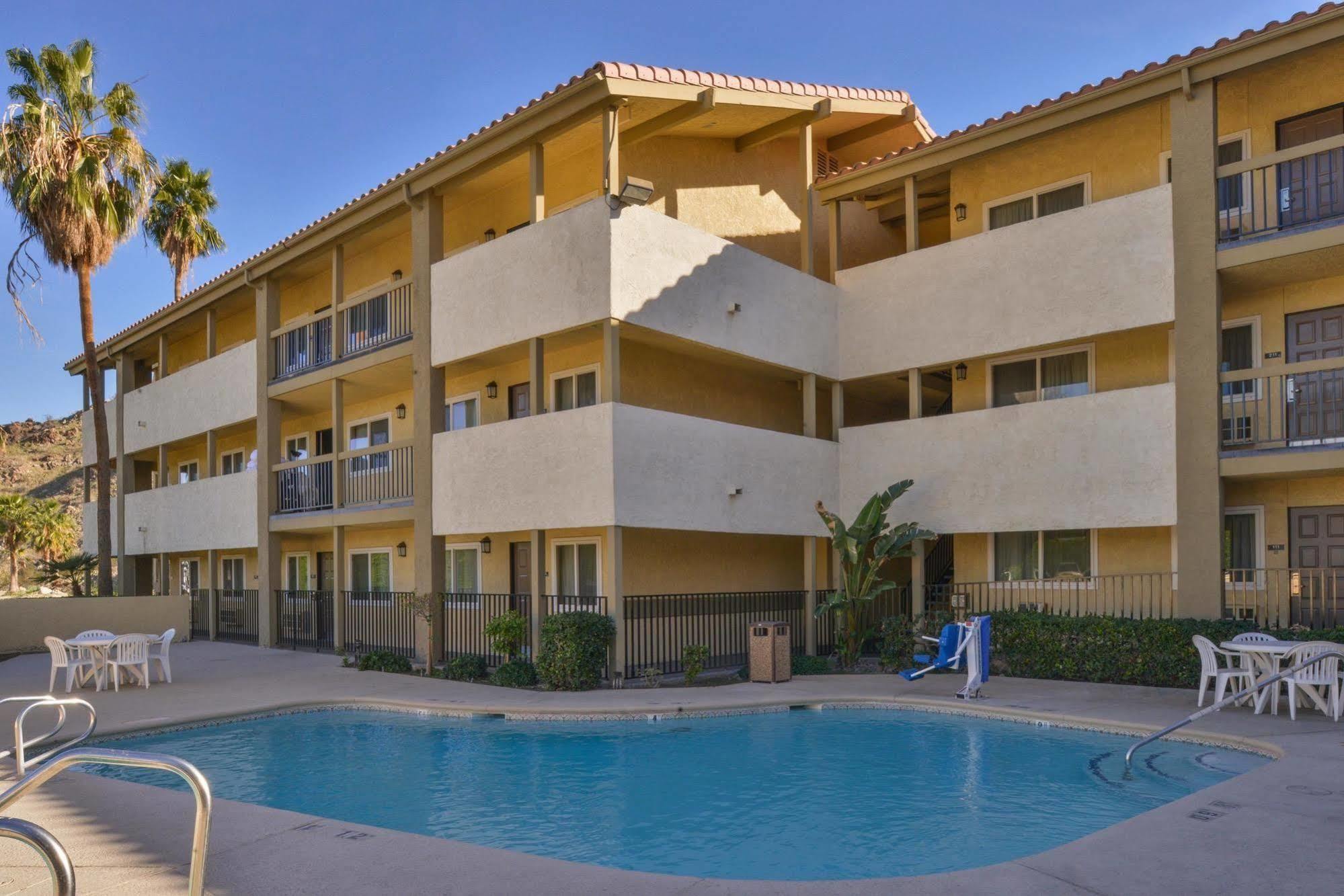 Red Lion Inn & Suites Cathedral City Palm Springs Dış mekan fotoğraf